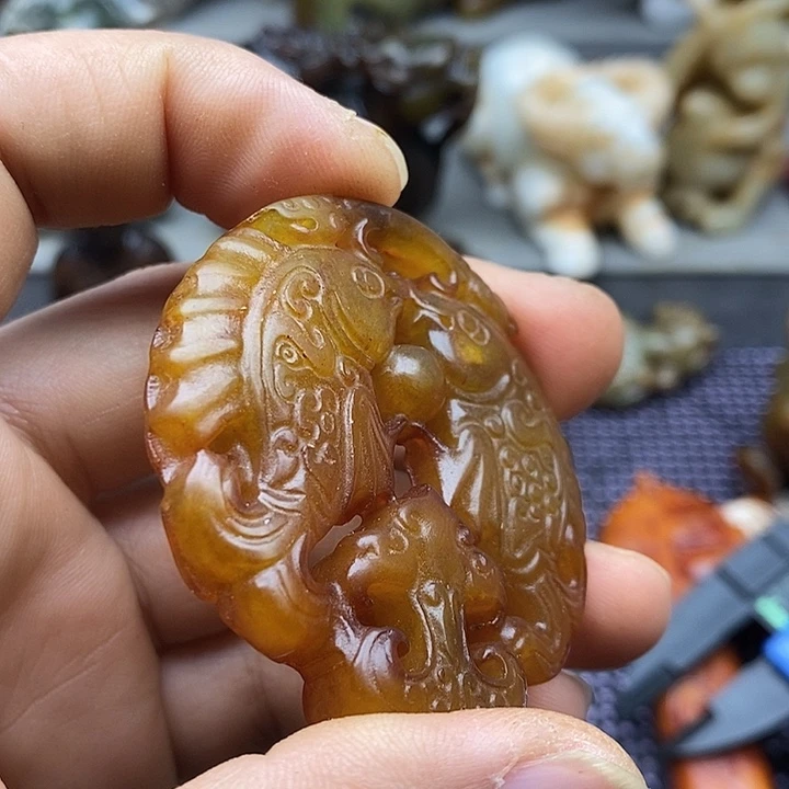 未镶嵌蛇纹石玉颈饰