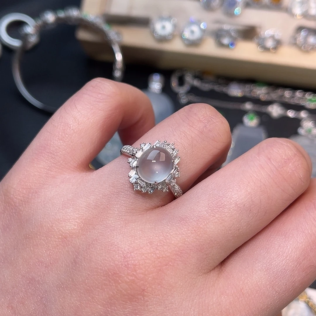 佟***蓝翡翠18K金镶嵌戒指蛋面