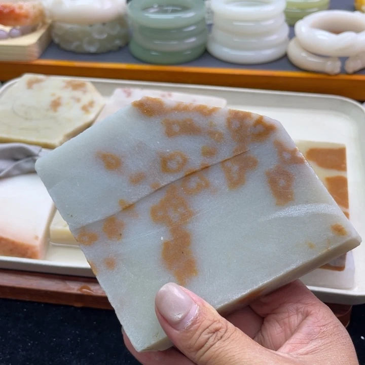 未镶嵌石英岩玉珠宝奇石白*