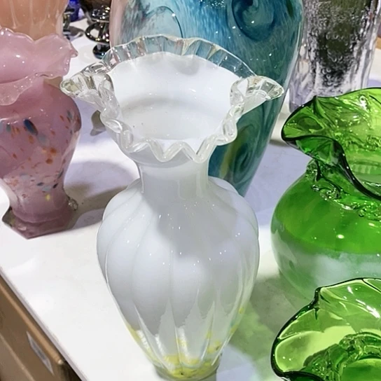 琉璃高度28厘米白色芬顿花瓶