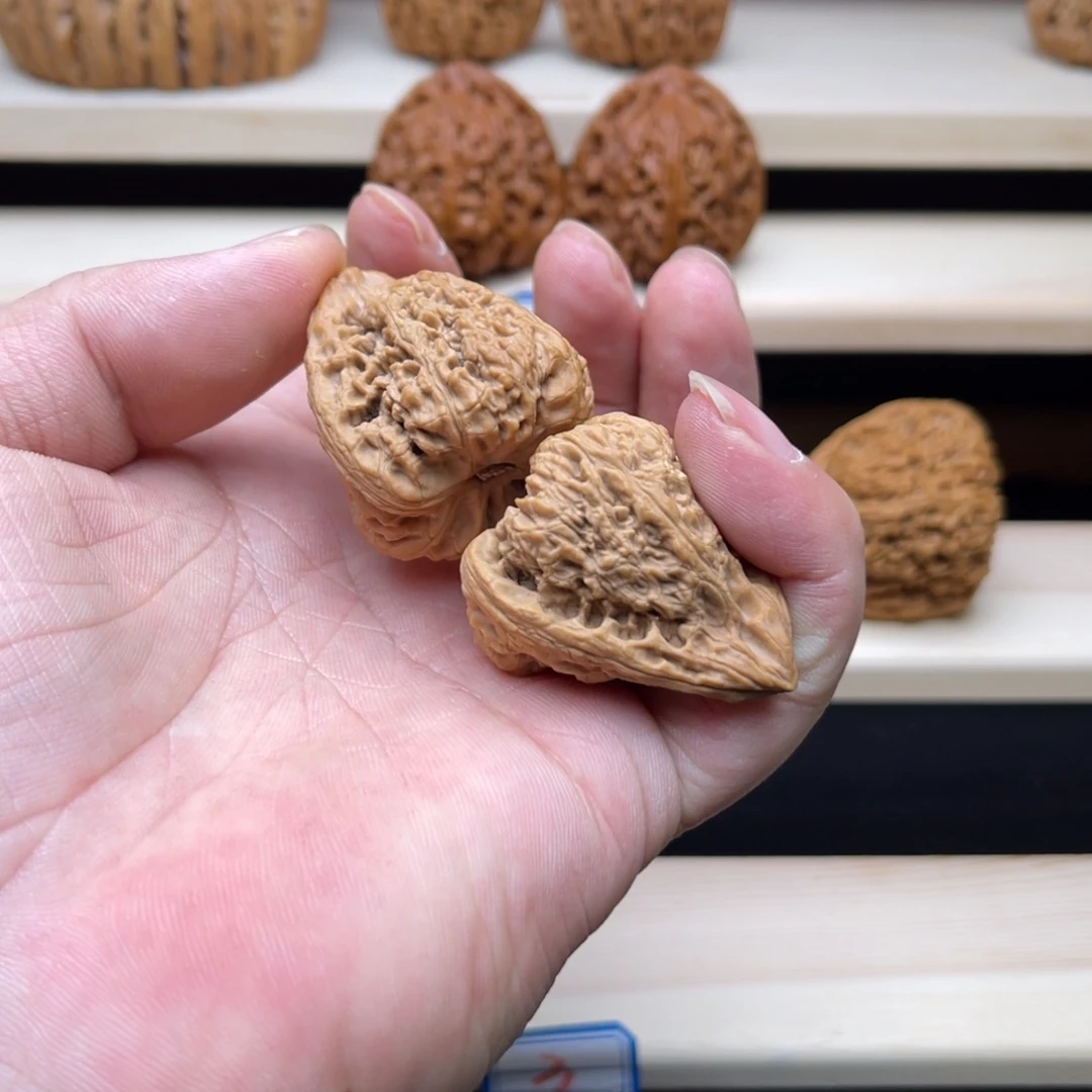 睿***务文玩核桃把件涿鹿