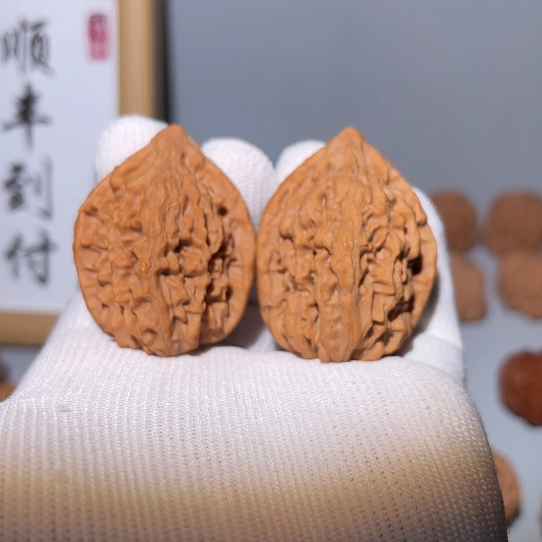 文玩核桃吊坠野生鸡心