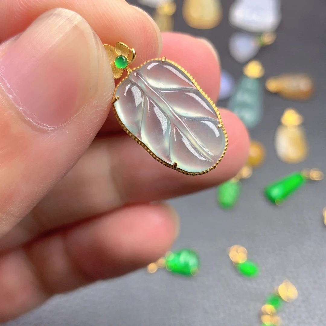 【闪购商品】颈饰18K金镶嵌翡翠翡翠
