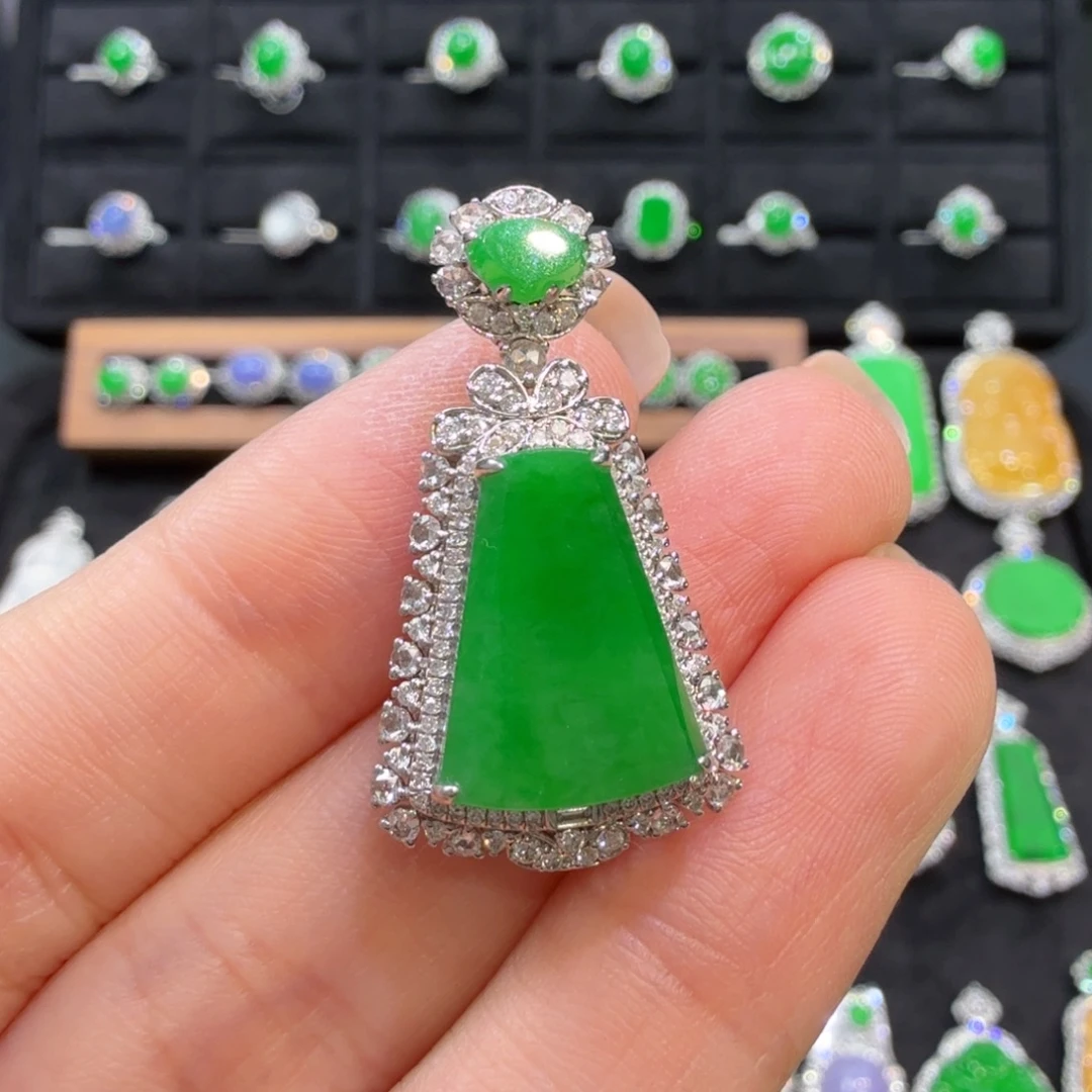 翡翠18K金镶嵌颈饰收到货48小时鉴赏期