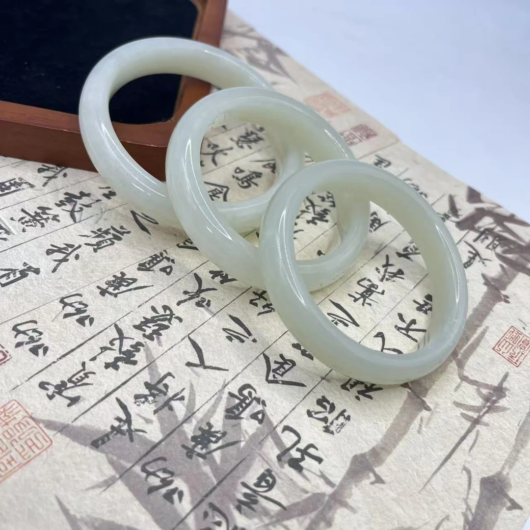 天然和田玉手镯 多样性发货 拍一发一 H350