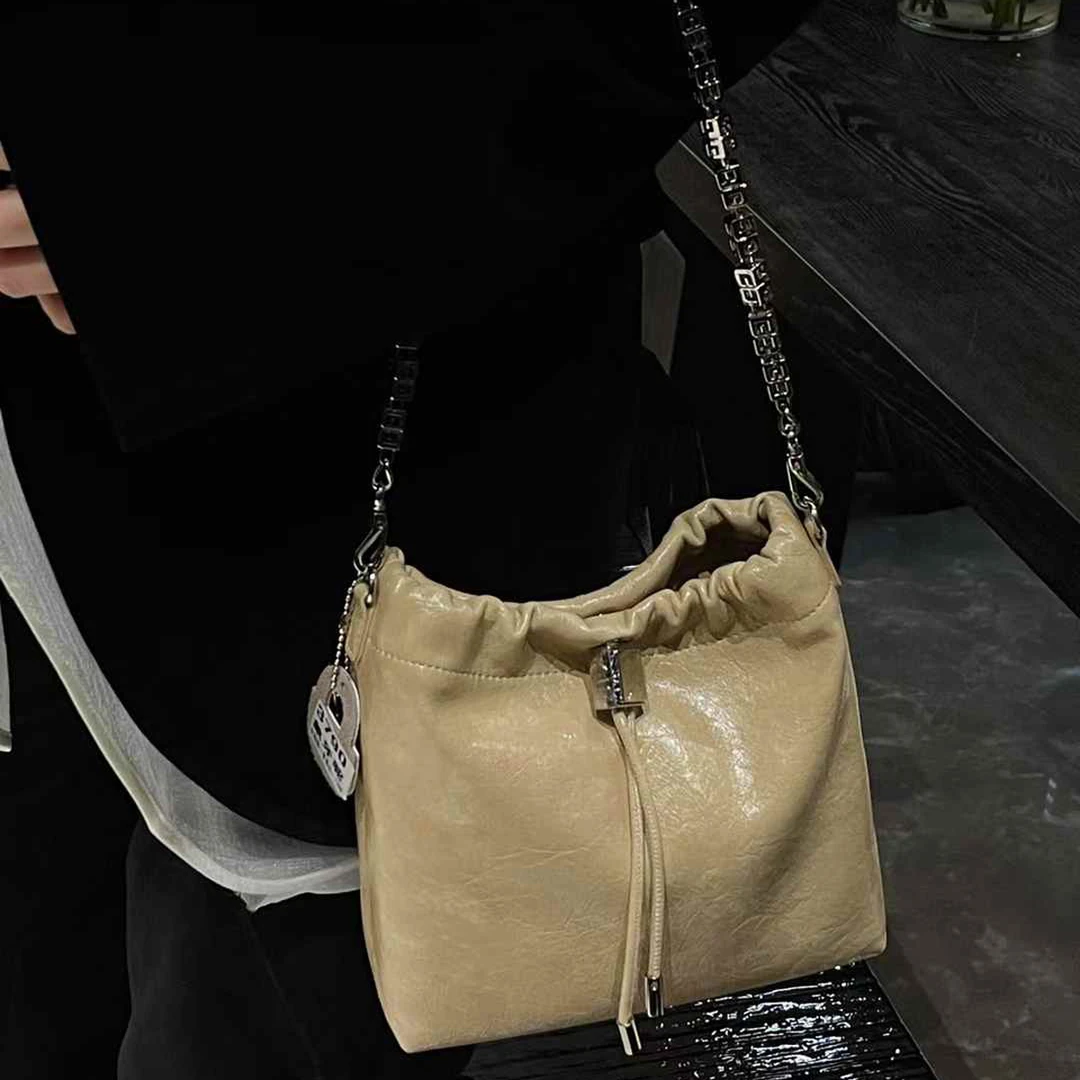 3790时尚百搭腋下链条包女包2025春季新款高级感水桶包单肩斜挎包