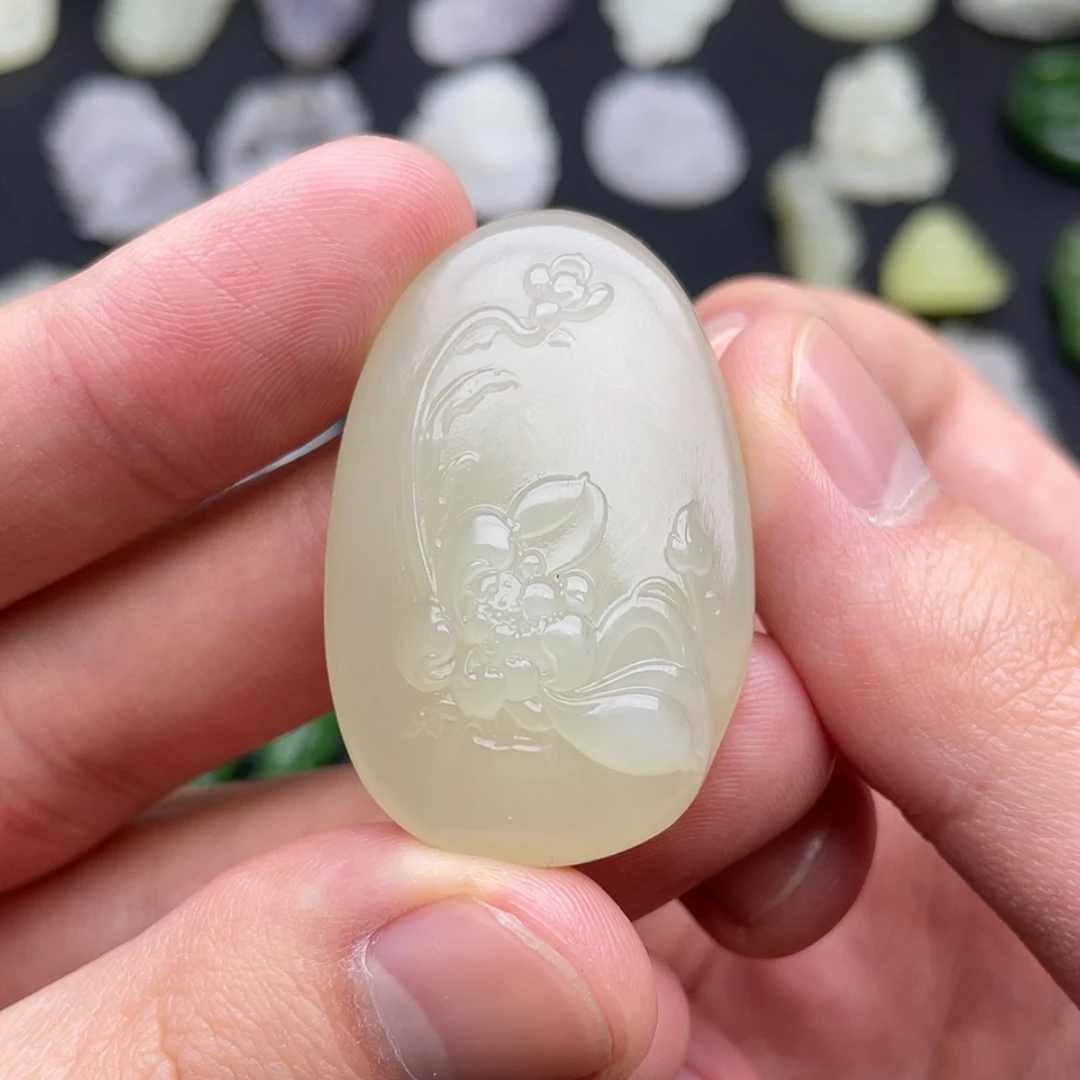 【闪购商品】颈饰未镶嵌和田玉
