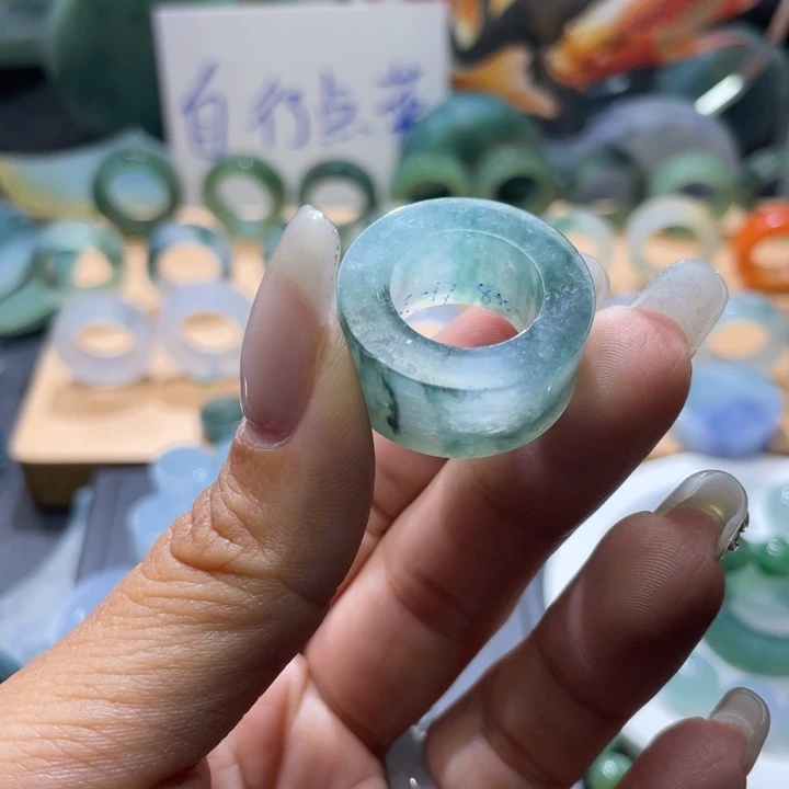 K***g定制翡翠未镶嵌天然翡翠