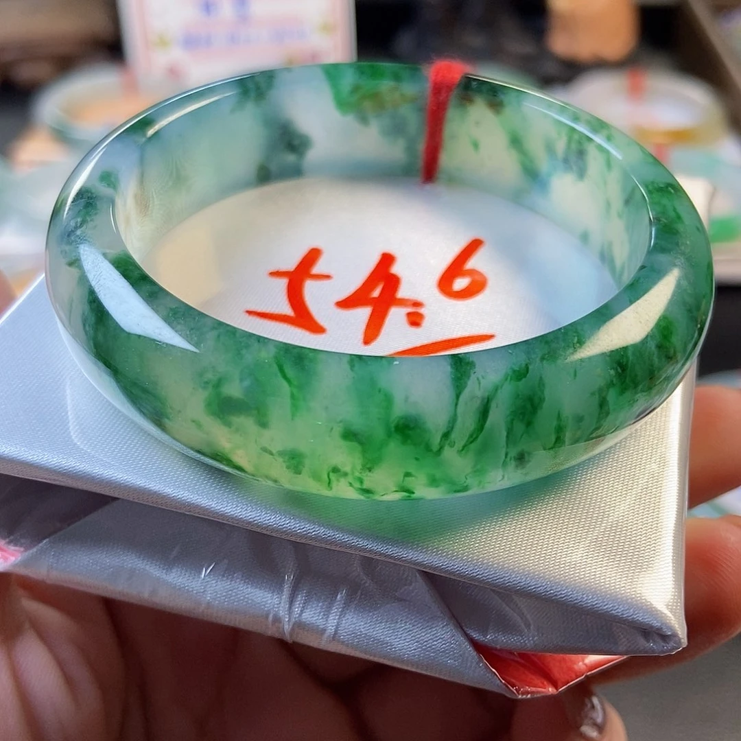 翡翠未镶嵌手镯11冰辣绿花