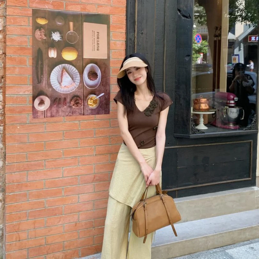 2025夏季新款法式复古V领立体花朵短袖T恤高腰直筒假两件阔腿裤女