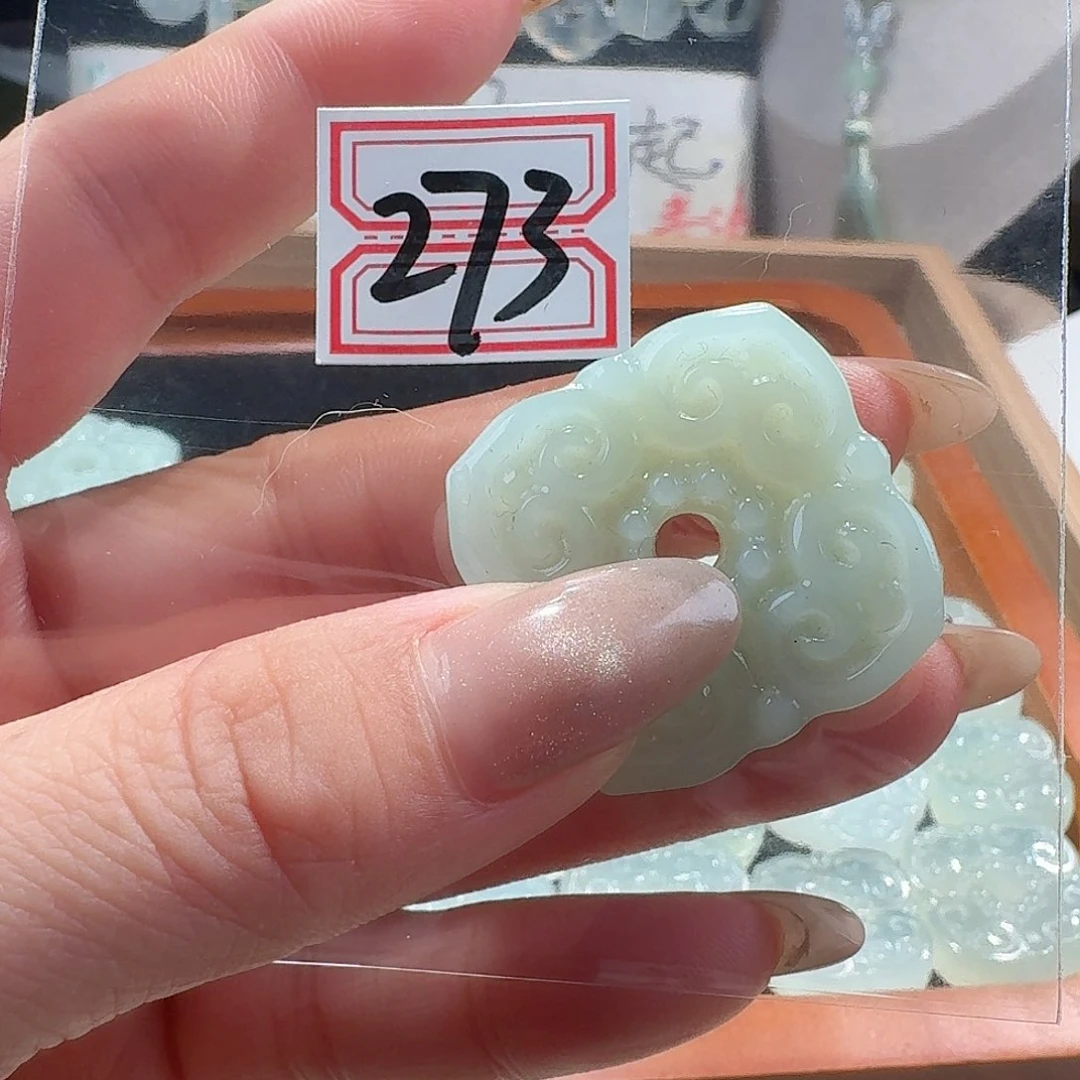 蛇纹石玉颈饰合金精美礼品