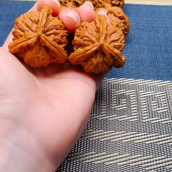 J***n吊坠文玩核桃三棱