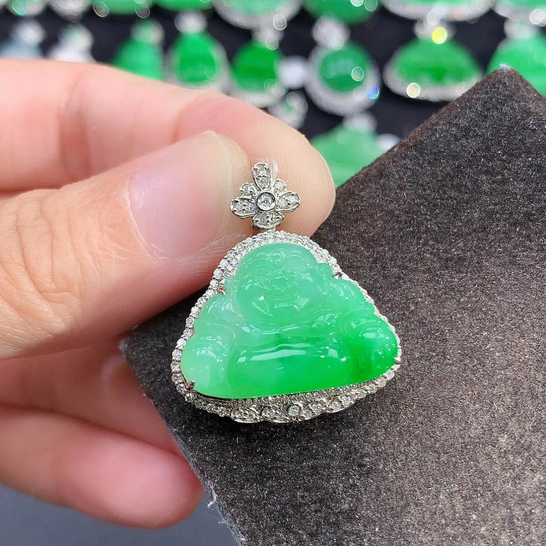 翡翠18K金镶嵌吊坠(赠链)