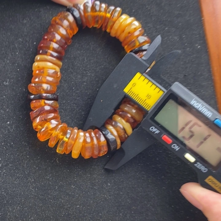 未镶嵌琥珀珠宝奇石