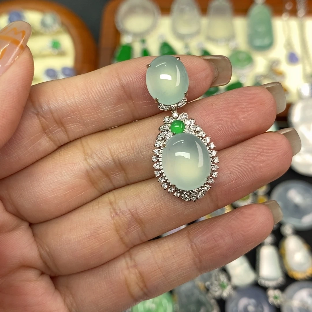 翡翠18K金镶嵌颈饰A货翡翠