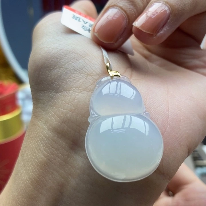 翡翠18K金镶嵌颈饰吊坠10