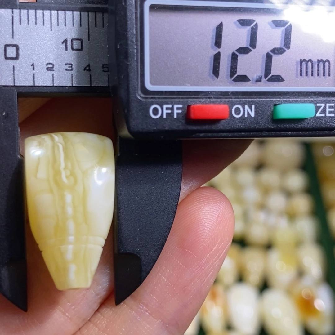 蜜蜡未镶嵌裸石配饰