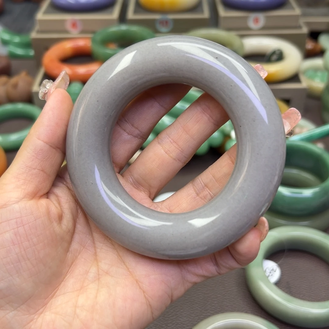 未镶嵌手镯石英岩玉