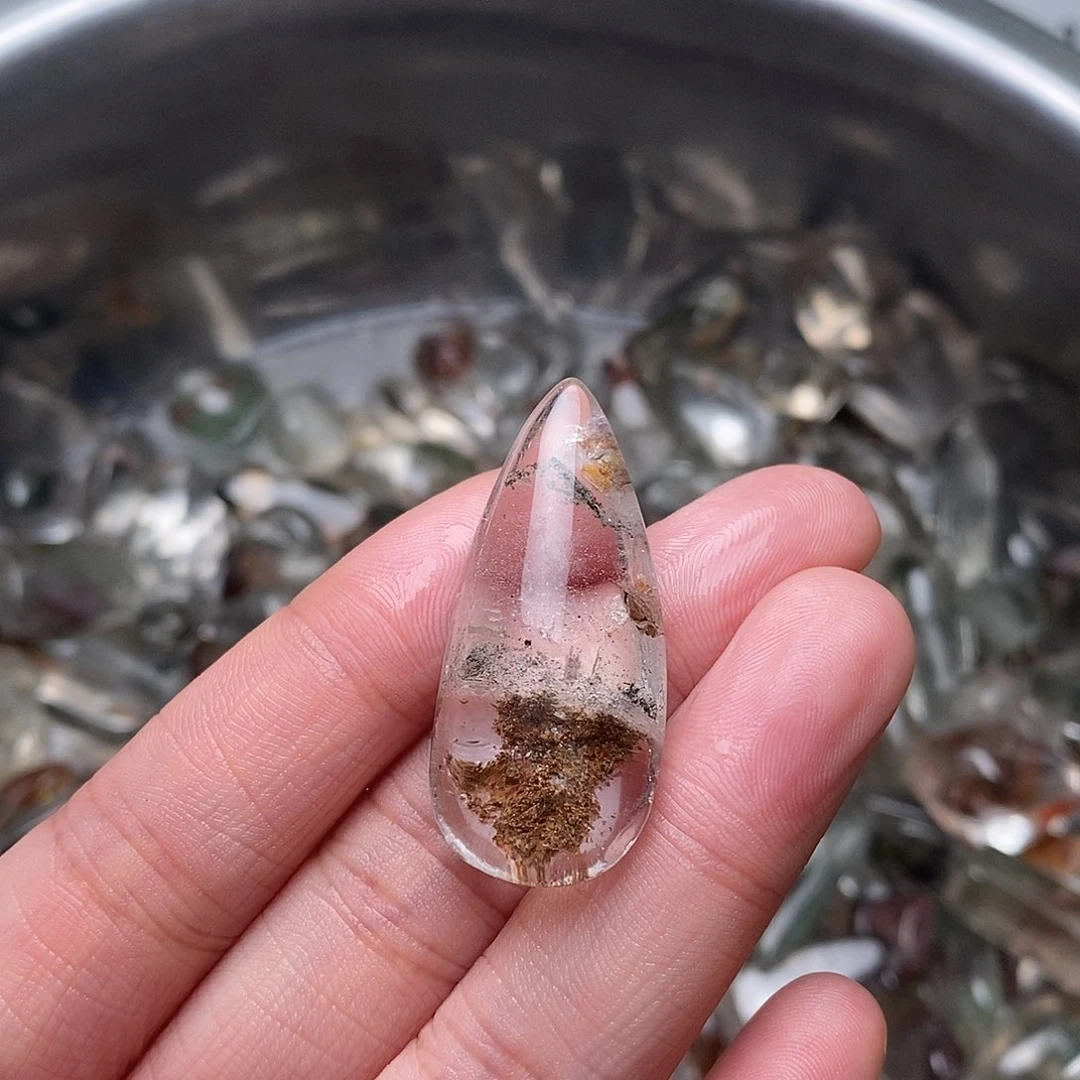 未镶嵌颈饰水晶悠*.水晶