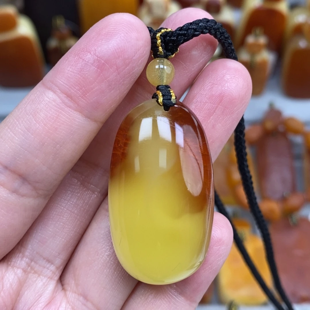 蜜蜡未镶嵌珠宝奇石