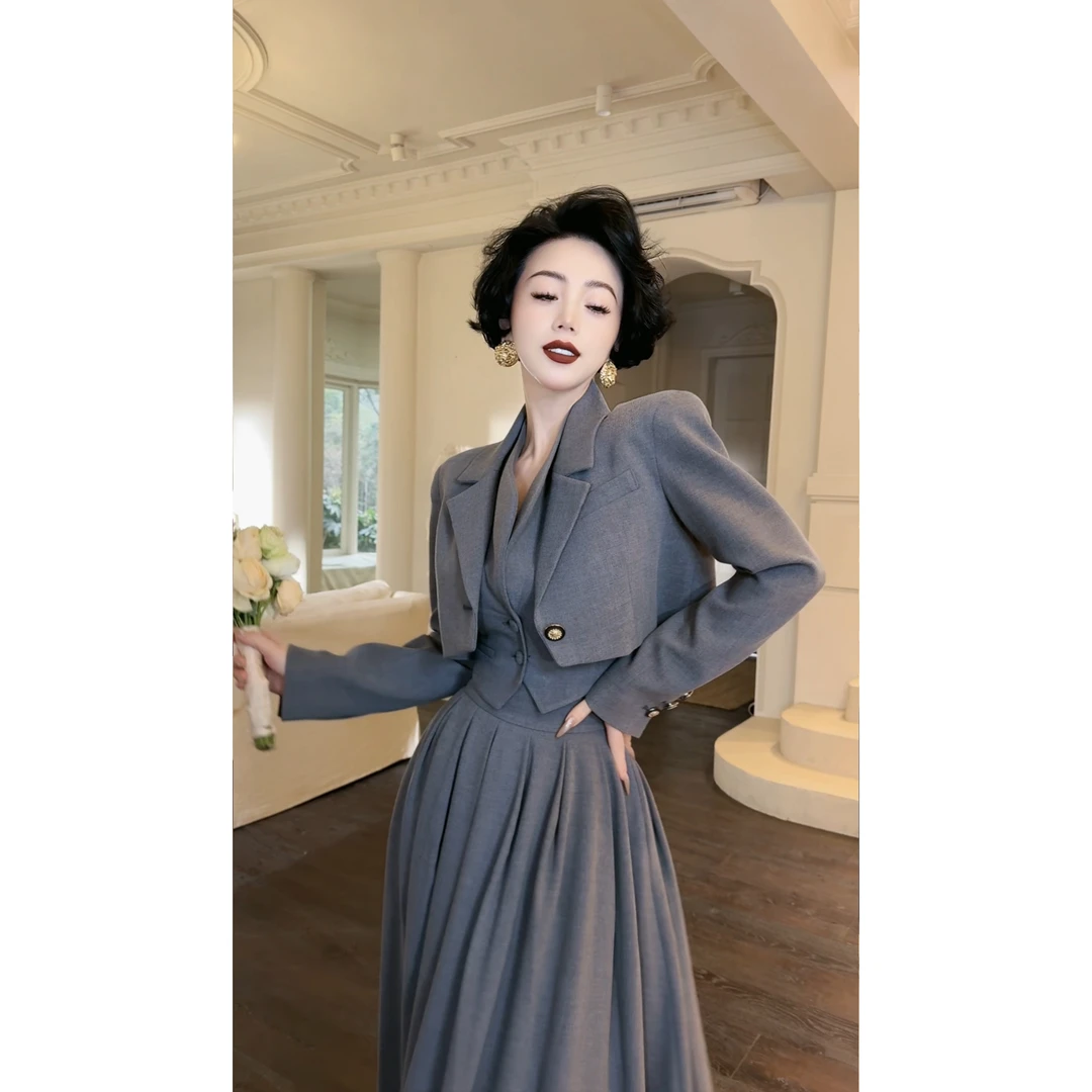 LYXJ【奥莉特千金】秋季格雷色系气质显瘦小众时尚复古短外套10567