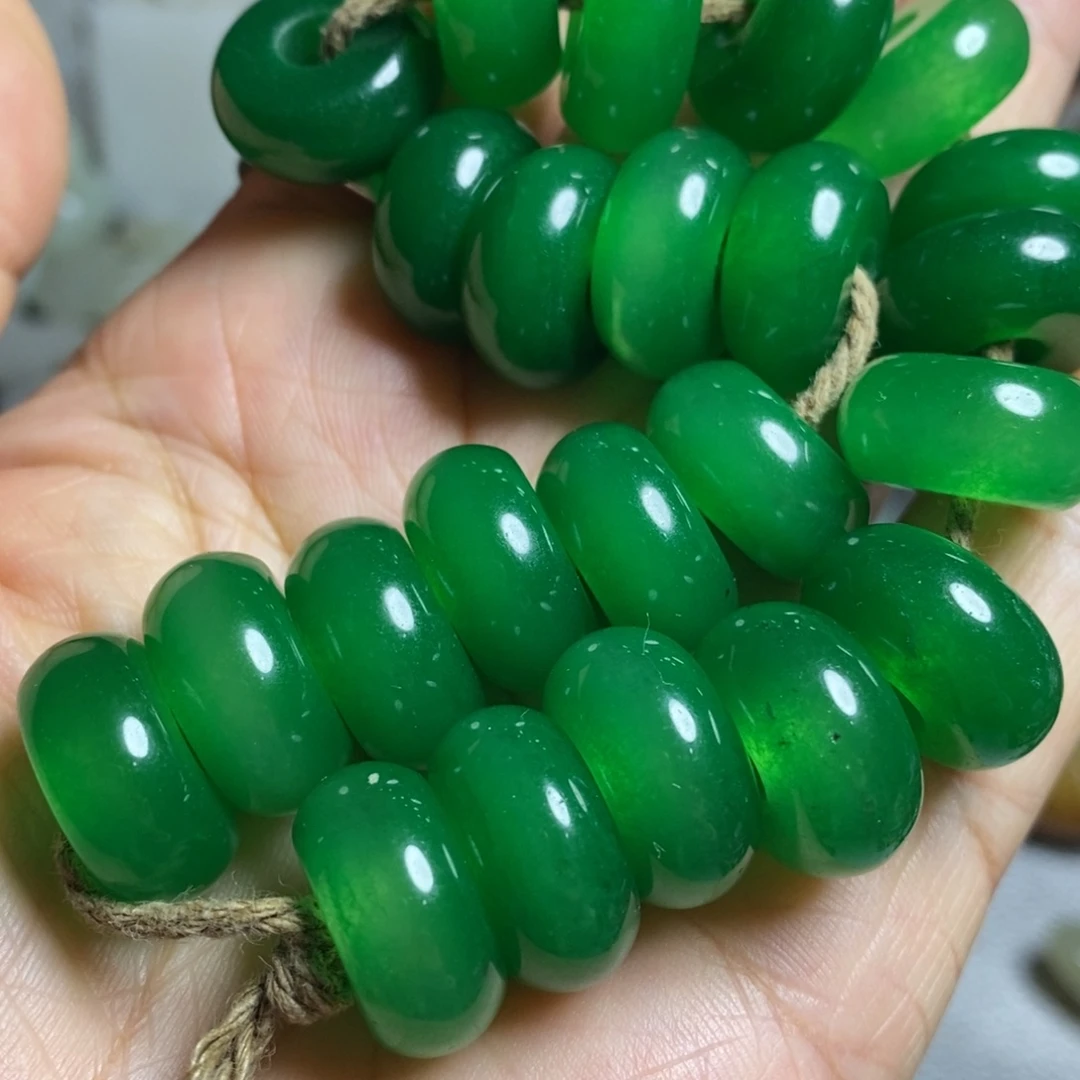 颈饰未镶嵌和田玉（糖玉）