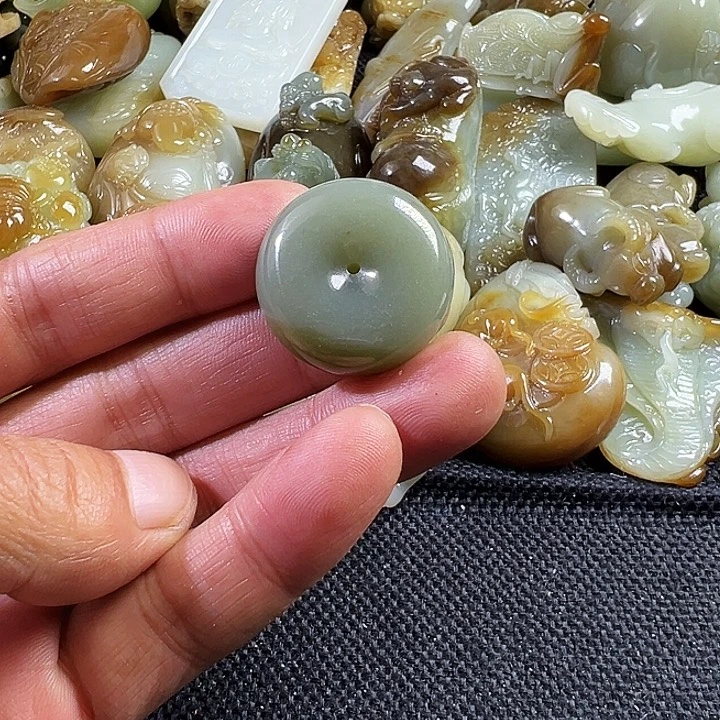 和田玉未镶嵌吊坠(不含链)