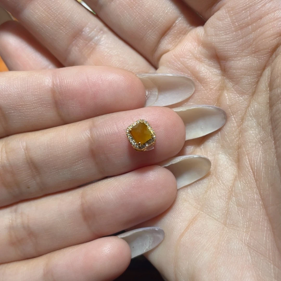 【闪购商品】颈饰18K金镶嵌翡翠