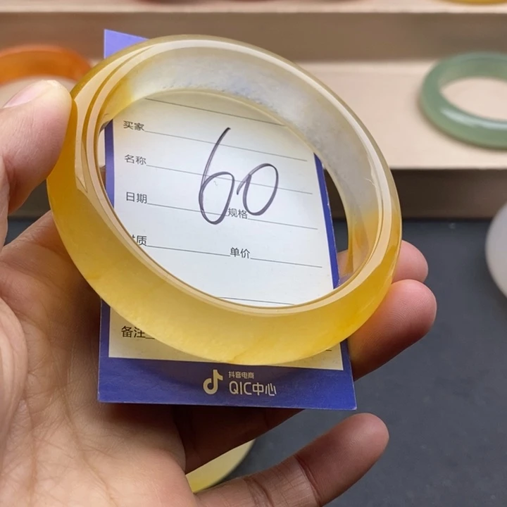 石英质玉未镶嵌手镯