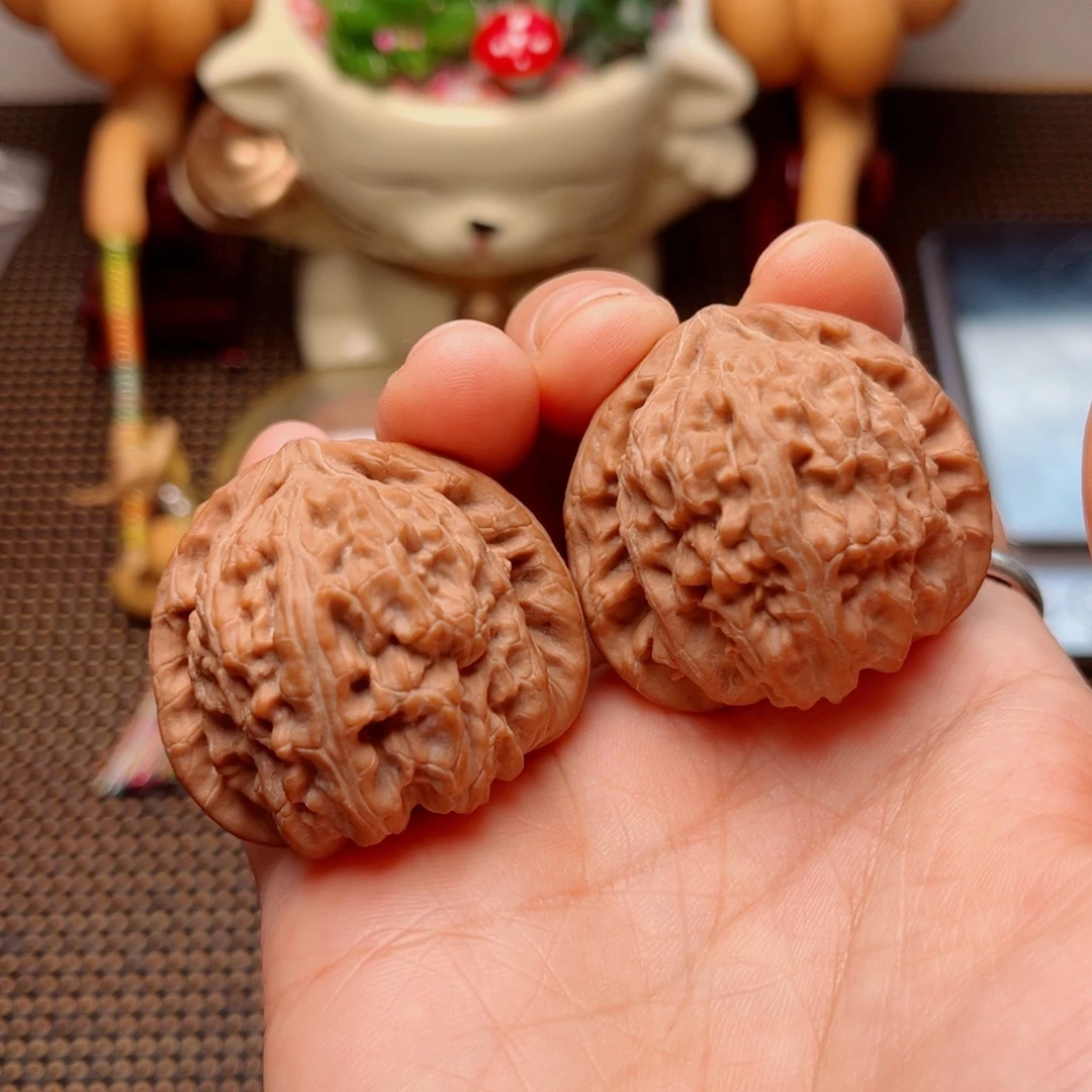 文玩核桃吊坠三角白39