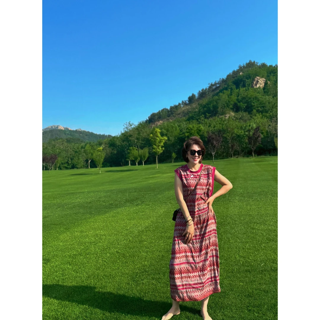 무지징-【白富美】“黑白配“高级极简撞色休闲百搭无袖绵绸连衣裙