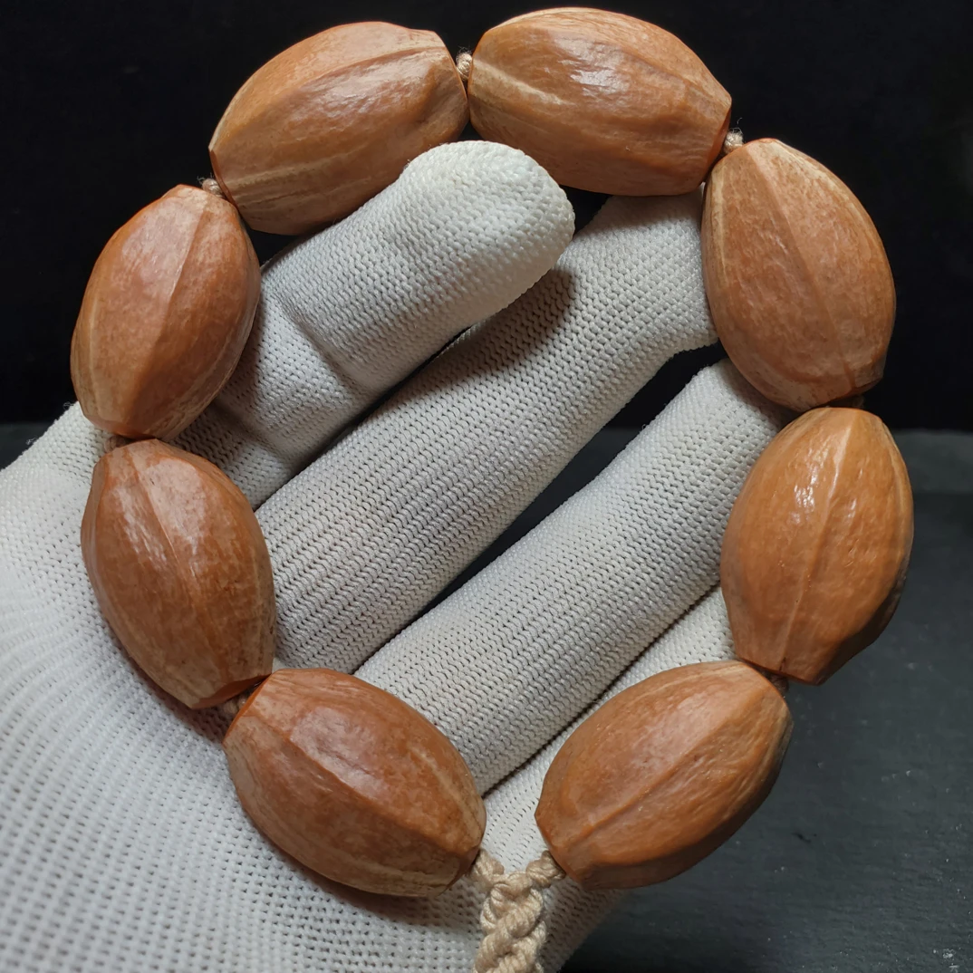 橄榄核梅林大榄2.0*3.0左右8颗，放了4-5年的库存老料，精挑品质！