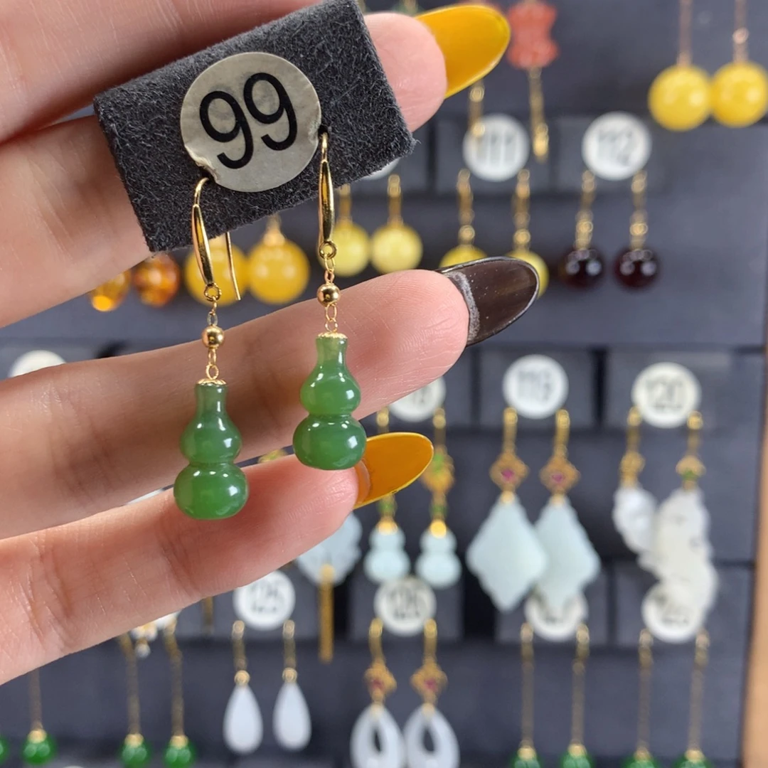 和田玉18K金镶嵌耳饰