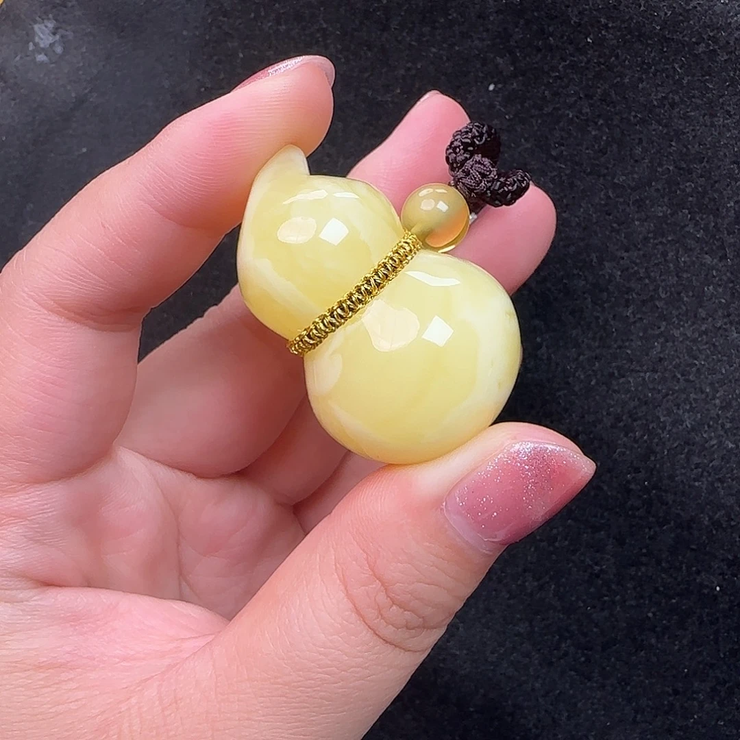 蜜蜡未镶嵌珠宝奇石