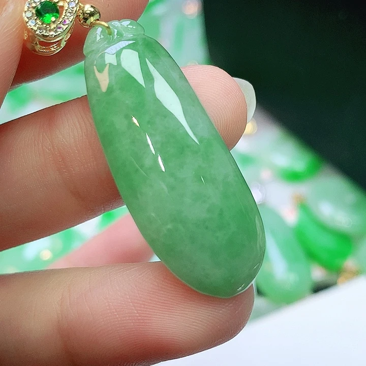 翡翠未镶嵌颈饰翡翠