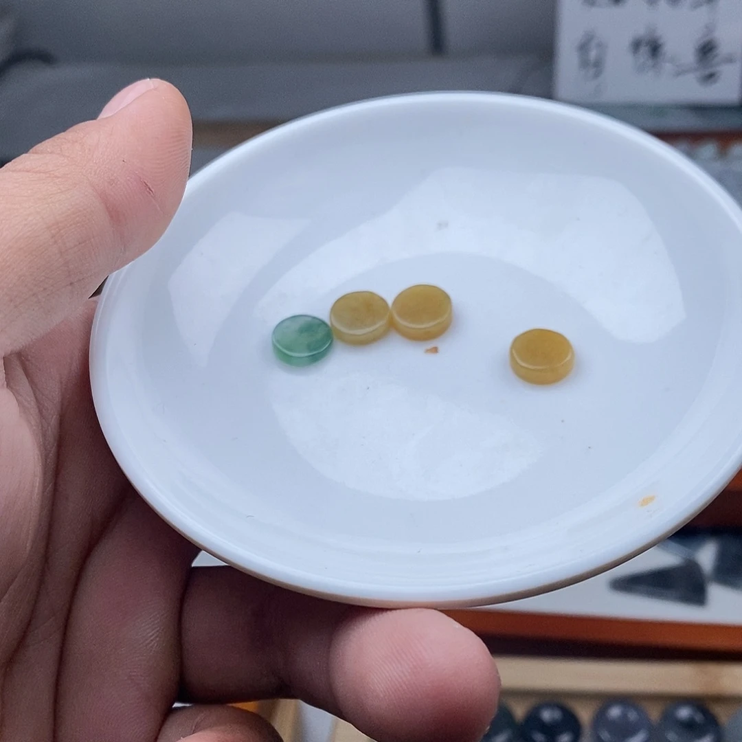 翡翠颈饰未镶嵌圆盘60一个