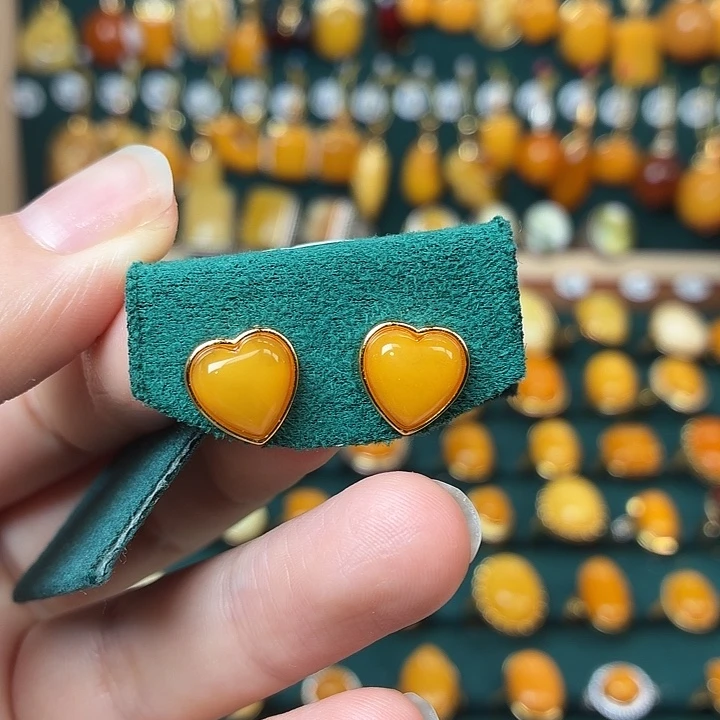 琥珀银S925镶嵌耳饰蜜蜡爱心耳钉