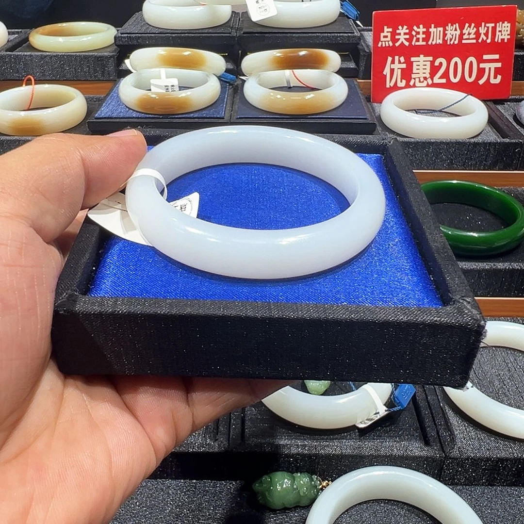 未镶嵌手镯和田玉