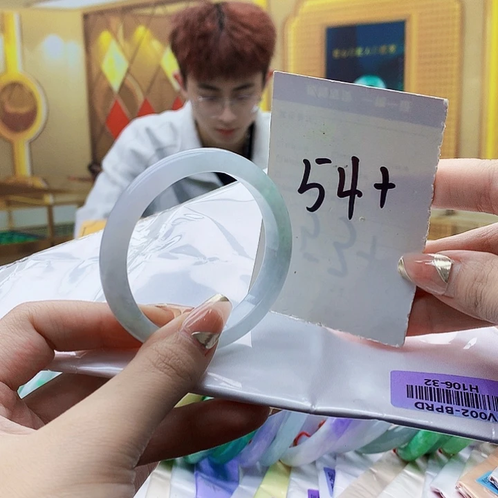 翡翠未镶嵌手镯000……