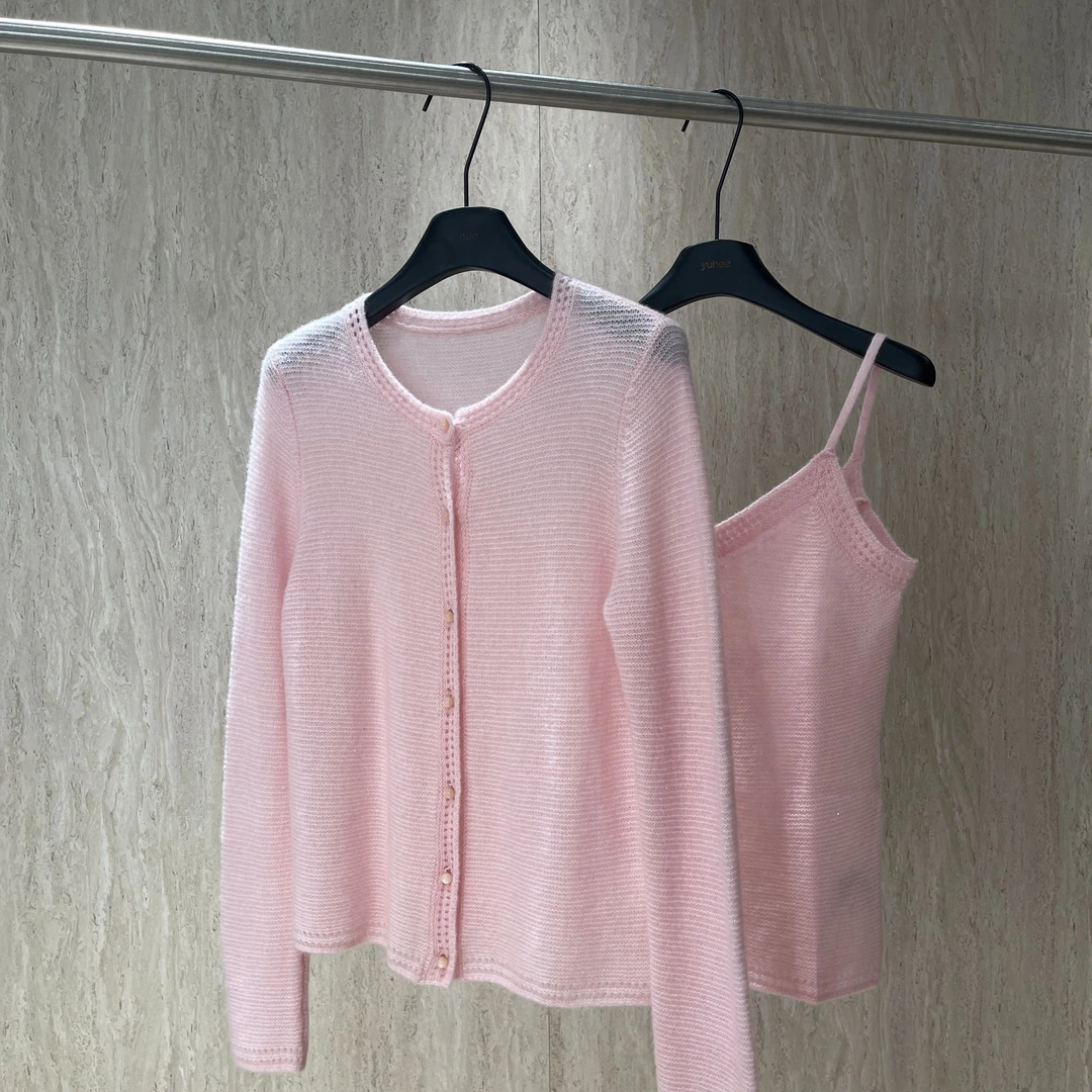 yuhee “粉色恋人”高品质软糯桑蚕丝羊毛珠扣开衫吊带套装-1247