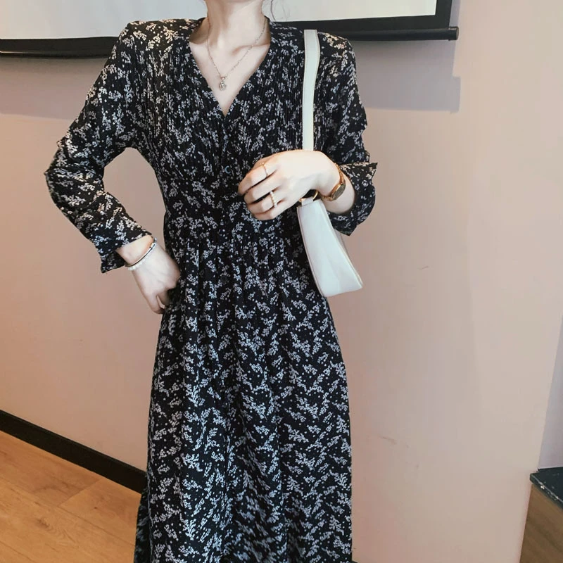 打底新款女长裙雪纺黑色连衣裙赫本风内搭2024法式碎花春秋长袖