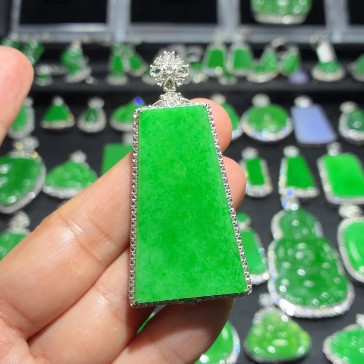 翡翠18K金镶嵌吊坠(不含链)