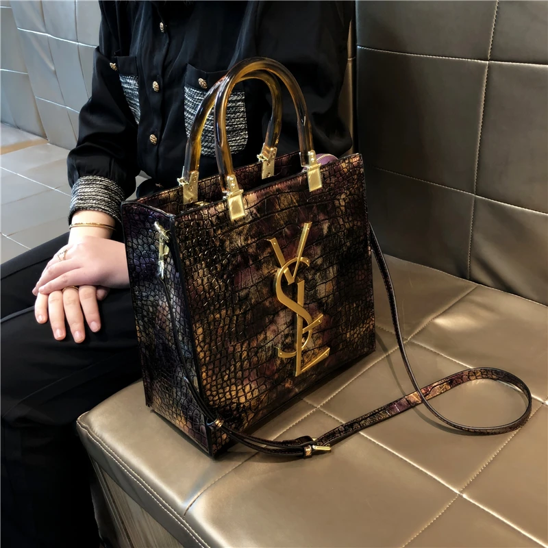 香港品牌高奢感大容量女士托特包2025新款时尚百搭通勤单肩斜挎包