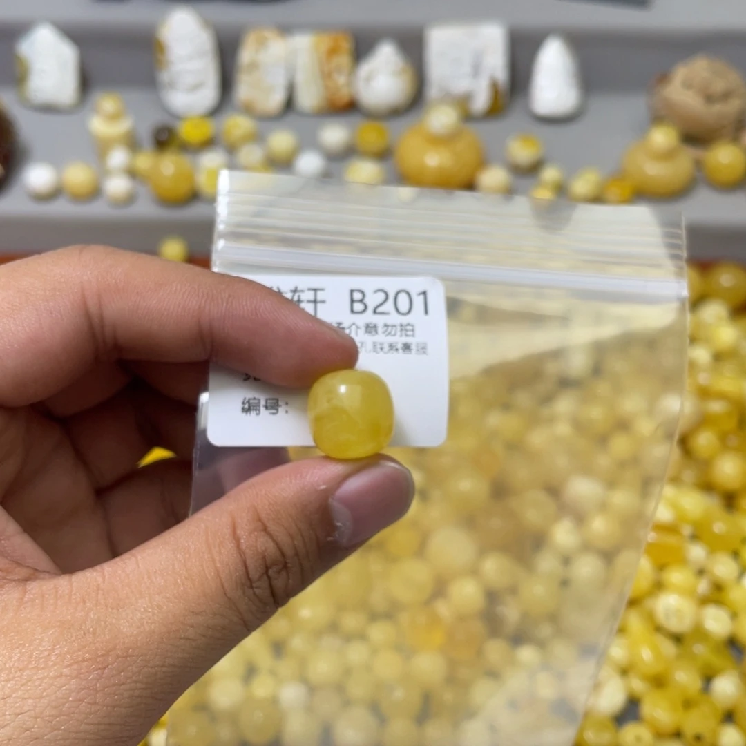 琥珀珠宝奇石未镶嵌