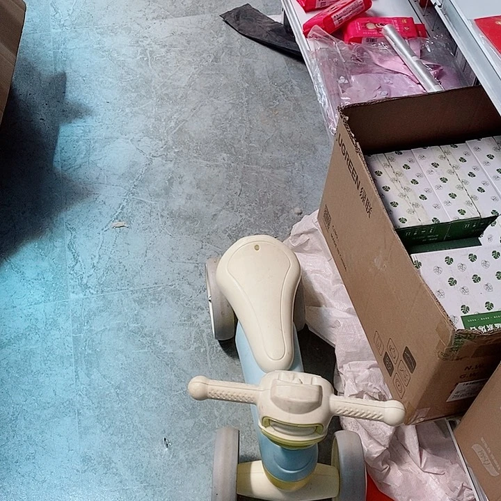 灯光音乐喯泡泡小车