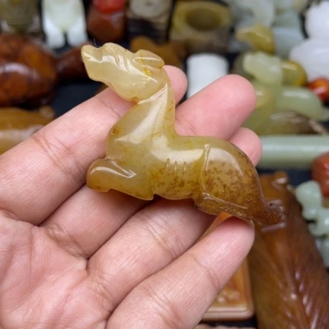 未镶嵌蛇纹石玉颈饰5