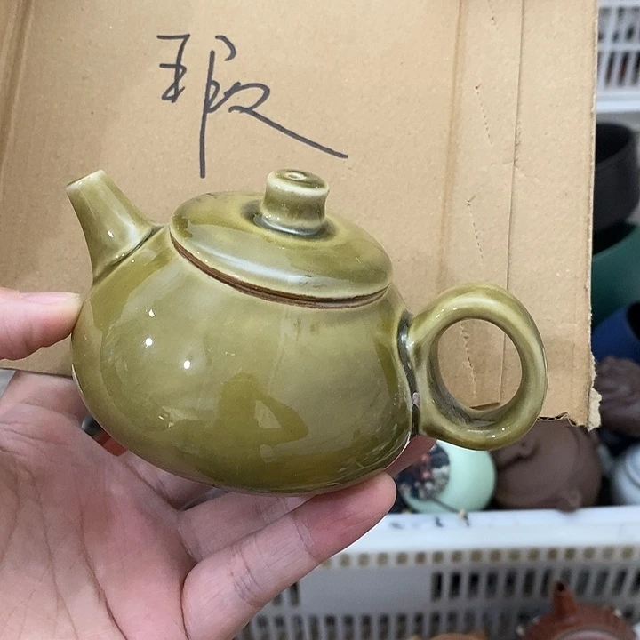 陶瓷艺术品及陶瓷壶