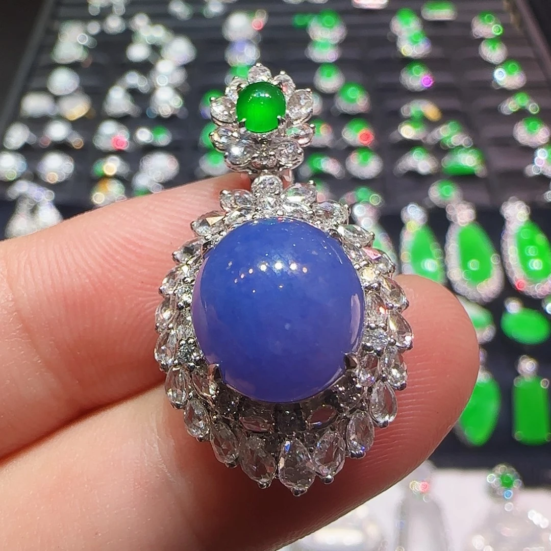 翡翠18K金镶嵌颈饰吊坠