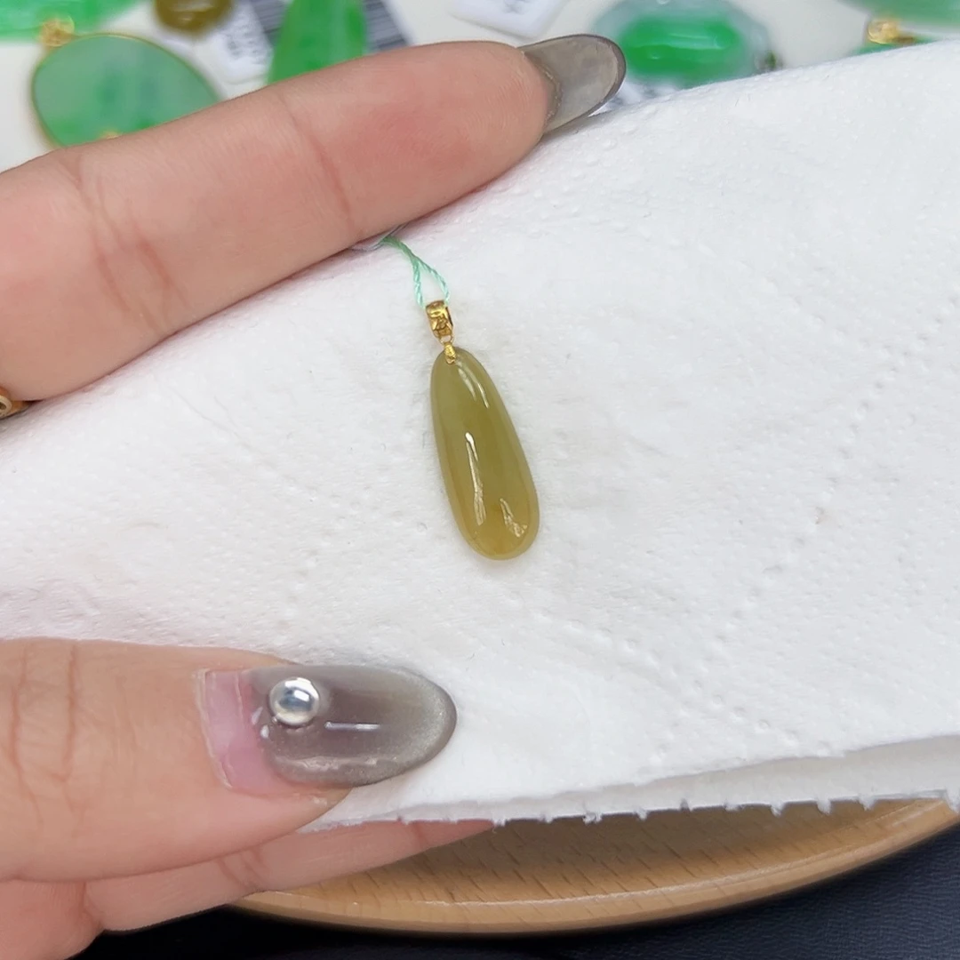 翡翠颈饰18K金镶嵌天然Ａ货翡翠