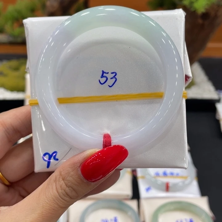 翡翠未镶嵌手镯（贵妃镯）缅甸翡翠